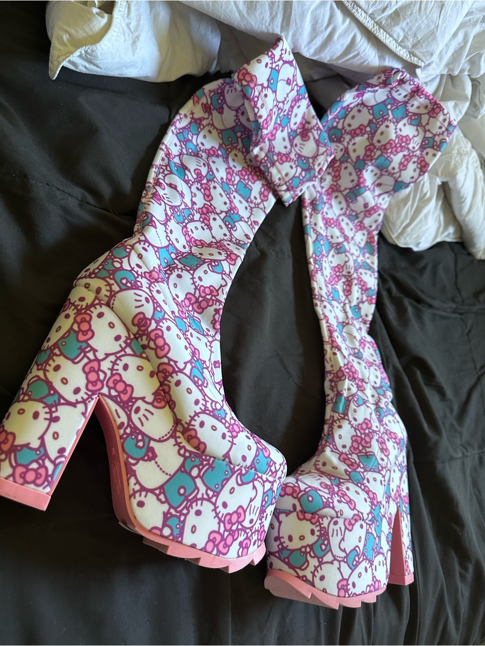 Hello Kitty Pattern Pink Platform Knee-High Heels - Picture 5 of 7